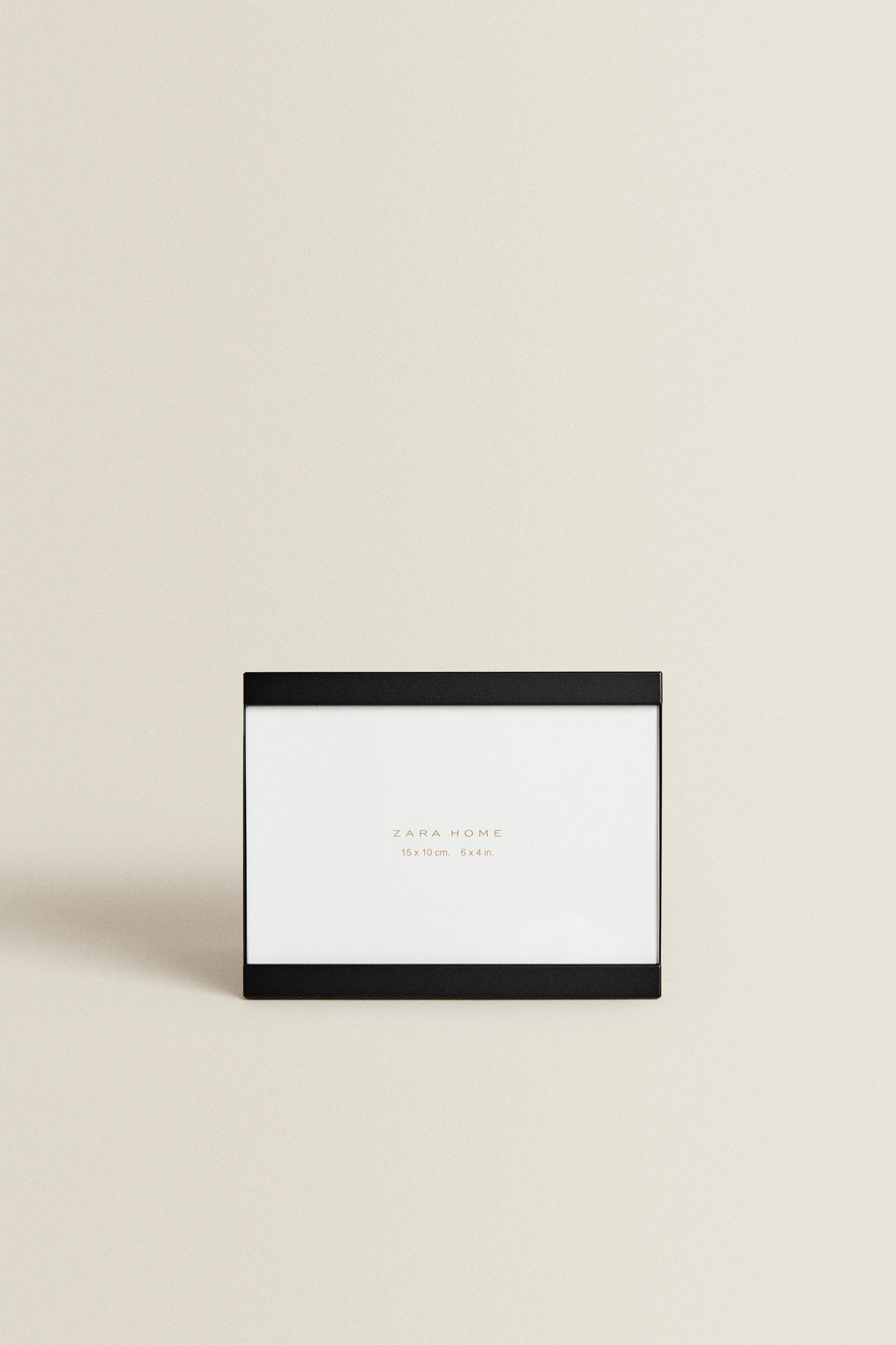 BLACK METAL PICTURE FRAME